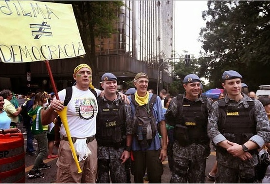 Melhores Momentos DEPUTADOS ESCULACHAM “BLOGUEIRO” Na CPMI 8 De Janeiro! 